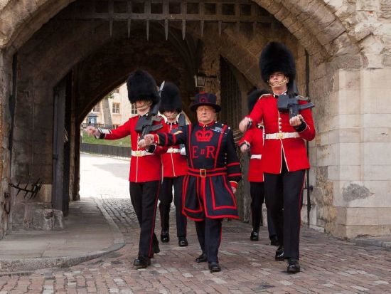 ロンドン塔早朝ツアー　護衛兵ガイドの案内で朝の静かなロンドン塔を見学＜約1時間半／英語ガイド＞
