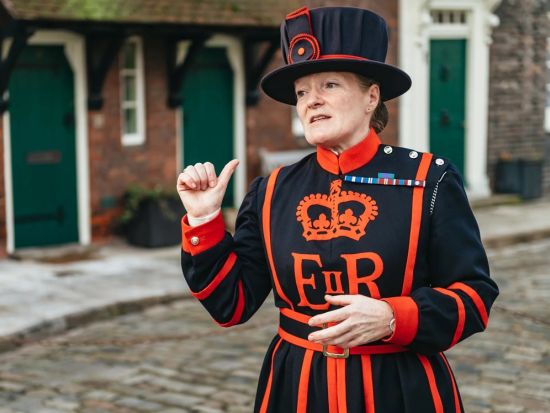 ロンドン塔早朝ツアー　護衛兵ガイドの案内で朝の静かなロンドン塔を見学＜約1時間半／英語ガイド＞