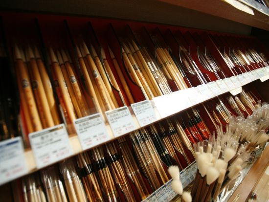 日本の伝統「書道」体験 プロ講師による指導で色紙とうちわを制作＜筆ペンプレゼント付き／約2時間／神保町＞ by 日本書道教育学会