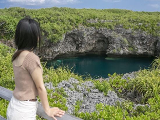 島内観光ガイド付きフォトツアー 島を知り尽くした地元ガイドがご案内！宮古列島の中でも屈指の絶景スポット伊良部島や来間島を巡るプラン＜半日or1日／送迎可＞