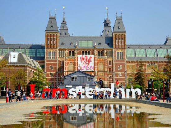 日本語ガイドの解説で鑑賞！「アムステルダム国立美術館」＆「ゴッホ美術館」見学ツアー＜貸切／アムステルダム発＞