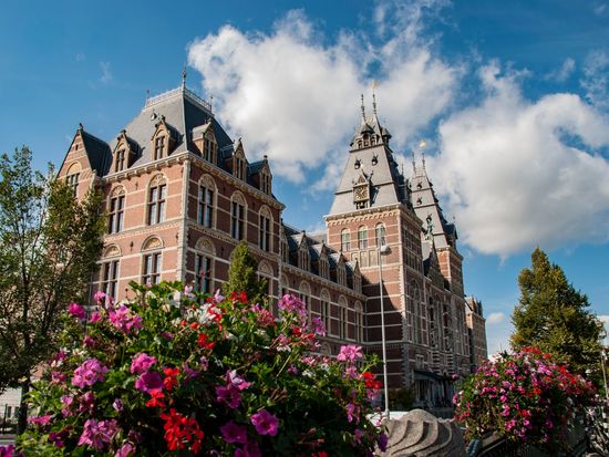 Amsterdam_Rijksmuseum_shutterstock_1183481086