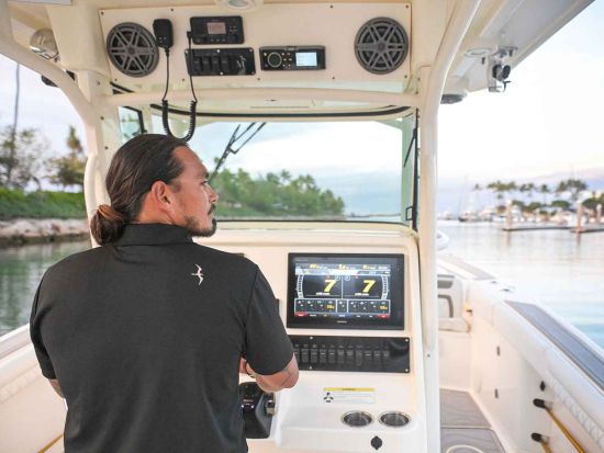 ホエールウォッチ　コオリナ発のスピードボート貸切クルーズ＜1名～6名／西オアフ発／12/15～3/31＞