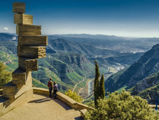 【2大人気観光地】サグラダ・ファミリア＋モンセラット1日観光ツアー＜混載／日本語ガイド／バルセロナ発＞