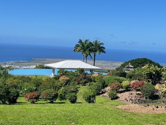 ハワイ島　1日観光ツアー　ドトールコーヒー農園＋キラウエア火山＋レインボー滝＋ファーマーズマーケット＋ビッグアイランドキャンディーズ＜日本語ガイド＞