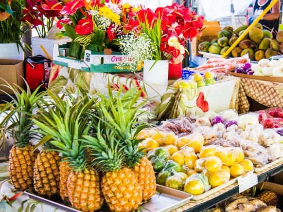 Hawaii_Big_Island_Hilo_Farmers Market_pixta_103883383_M