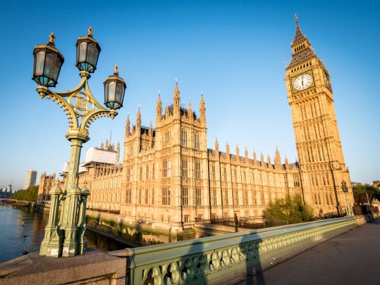 【2026年8月】日数限定！イギリス国会議事堂（ビッグベン）特別内部見学　日本語公認ガイドツアー＜ロンドン発＞ by Mybus