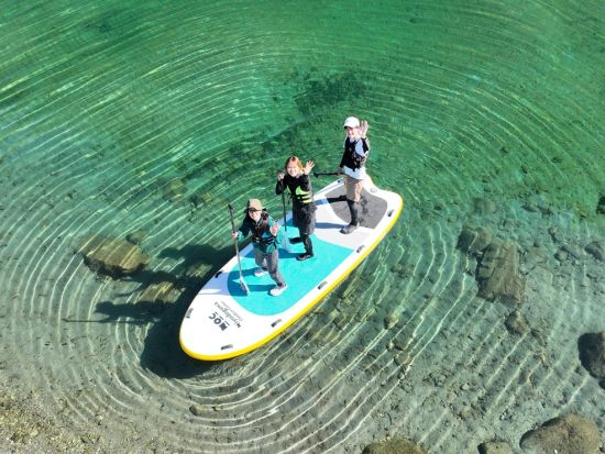 【NOC仁淀川アウトドアセンター公式】「SUPサップ」全部付き定番プラン/水上カメラ撮影、ドローン空撮、専用シューズ、トイレ、駐車場完備(上流仁淀ブルーエリア)