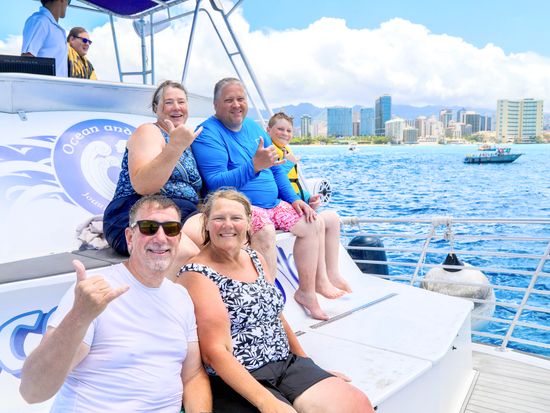 ウミガメシュノーケリング　アリアⅡ号　フラやタトゥーシールなどのハワイ文化体験も！ソフトドリンク付き　ワイキキ送迎可＜3時間／日本語または英語／ケワロ湾発＞の写真5