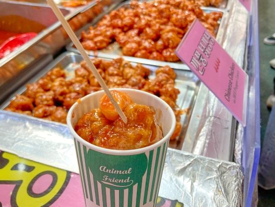 北朝鮮が見えるスターバックス＆望遠市場グルメランチ&韓国ドラマ選べるプラン！ ソウル市内人気ロケ地巡り or 人気ドラマ衣装体験＜ホテルお迎え／日本語ガイド＞