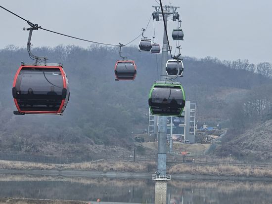 南北境界線（DMZ）1日ツアー　臨津閣＋自由の橋＋DMZゴンドラ＋オドゥ山統一展望台 + 戦争記念館＜火～日／日本語ガイド／ソウル発／昼食付＞