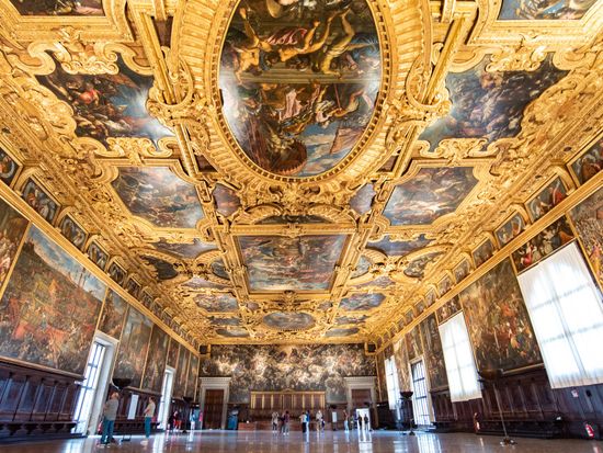 Palazzo Ducale_pixta_50495373_M