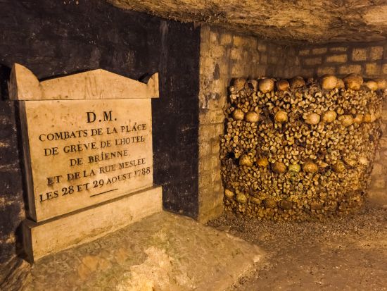 パリのカタコンベ：入場チケット＋オーディオガイド ＊申込と同時に即予約確定