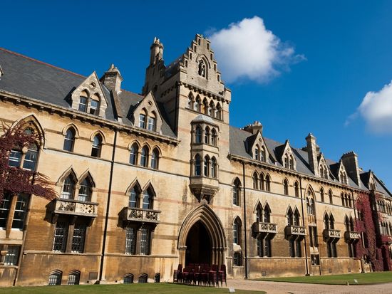 Oxford_Christ_Church_College_shutterstock_38480635