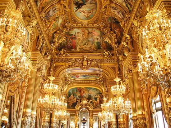 France_Paris_Palais_Garnier_Opera_de_Paris_shutterstock_37040395