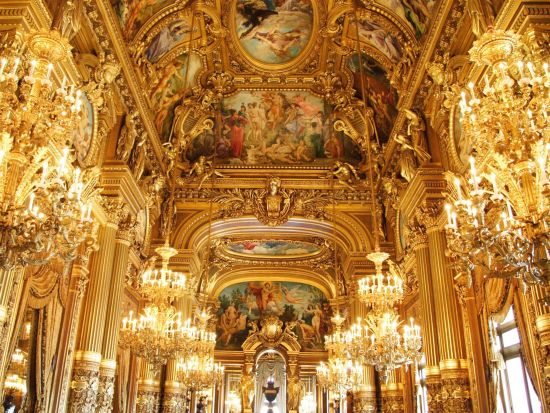 オペラ・ガルニエ（オペラ座）内部見学ツアー 日本語公認ガイド貸切＜午前・午後＞by Mybus