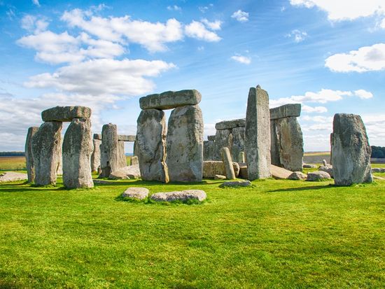 UK_stonehenge_shutterstock_640779178