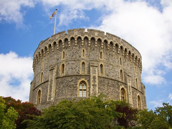England_Windsor-Tower_123RF_10700030_ML