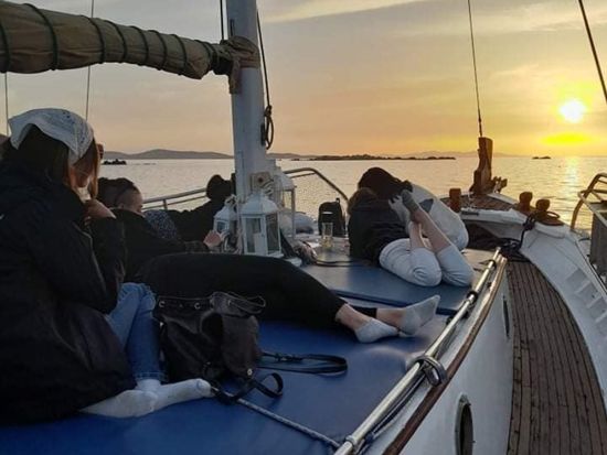 ミコノス島サンセットクルーズ リトルベニスと絶景サンセットを堪能！＜4～10月／約2時間／ドリンク＆スナック付き／英語／ミコノス島発＞