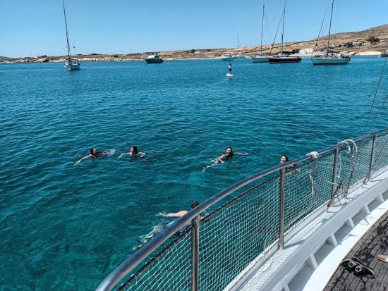 リトルベニス＆アギオスステファノス半日クルーズ　ミコノスの人気スポットを海から満喫！＜4～10月／約5時間／昼食付き／英語／ミコノス島発＞