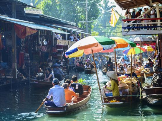 【貸切】メークロン線路市場＋ダムヌンサドゥアック水上マーケット＋象乗り観光ツアー＜1日／日本語ガイド／昼食＞