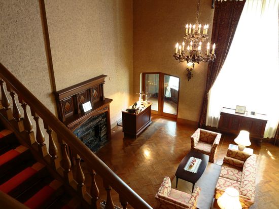 小林一三記念館（雅俗山荘ロビー） 