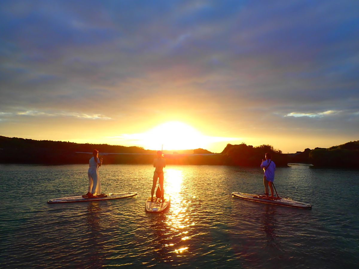 サンライズSUP 静かな時間に日の出を見ながらSUP体験 早起きして宮古島