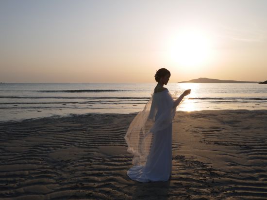 五島列島・福江島フォトウェディング レタッチ済みフォト60カット お好みの色目の生花ブーケ付き 美容師同行 ＜4時間／五島市＞ by カンパーナホテル