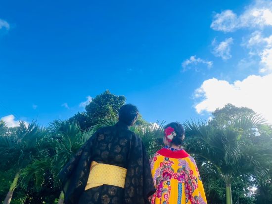 琉装着付け体験 伝統衣装の琉装を着て記念撮影！沖縄旅行の思い出にぴったりなプラン＜1時間半～2時間半／宮古島＞