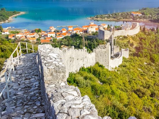 Croatia_Ston_shutterstock_522150568