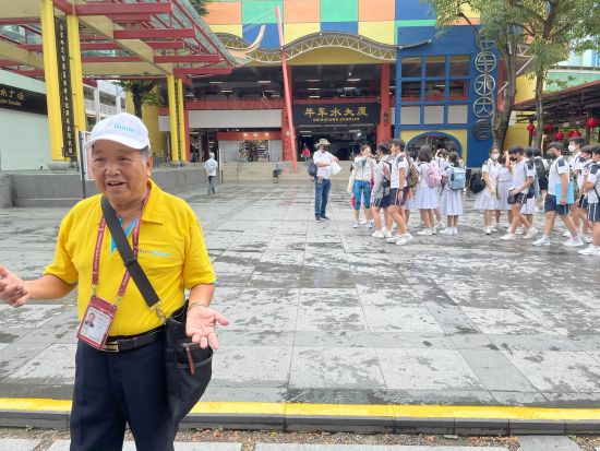 チャイナタウンウォーキングツアー スリ・マリアマン寺院＋マックスウェルフードセンターなど 歴史的名所を散策＜選べる午前・午後／貸切プランあり＞