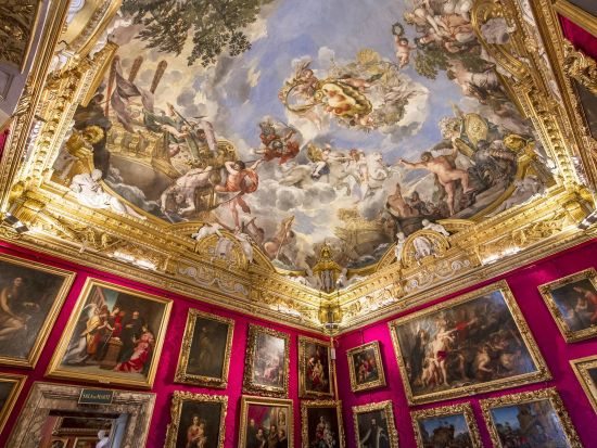 ウフィツィ美術館＆ヴァザーリの回廊 美術ガイドチヅさんと巡るプライベートツアー ピッティ宮殿付きプランあり＜日本語／貸切＞