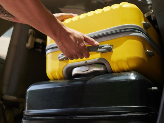 ミラノ市内ホテル ⇒  フィレンツェ市内ホテル  送迎サービス 立ち寄り観光付きプランあり＜貸切／英語ドライバー＞ by Max Harvest