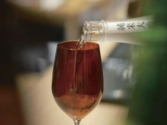 【地酒 飲み比べ体験】老舗酒屋で楽しむ福井地酒飲み比べ体験　漆塗りグラスで特別なひとときを＜鯖江＞