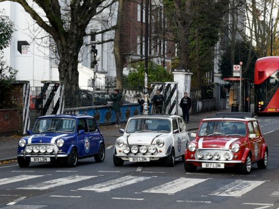 ビートルズの軌跡を辿る2時間ツアー　レトロなミニクーパーで移動！＜貸切／英語ガイド＞