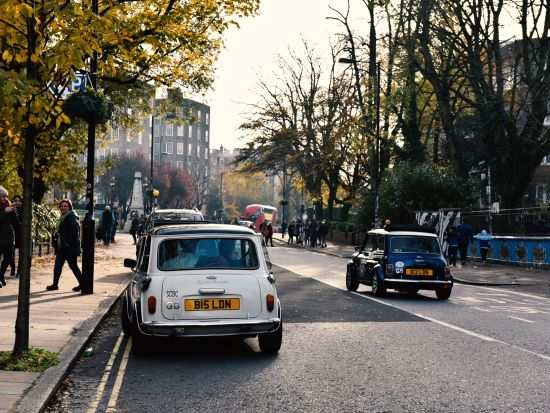 ビートルズの軌跡を辿る2時間ツアー　レトロなミニクーパーで移動！＜貸切／英語ガイド＞