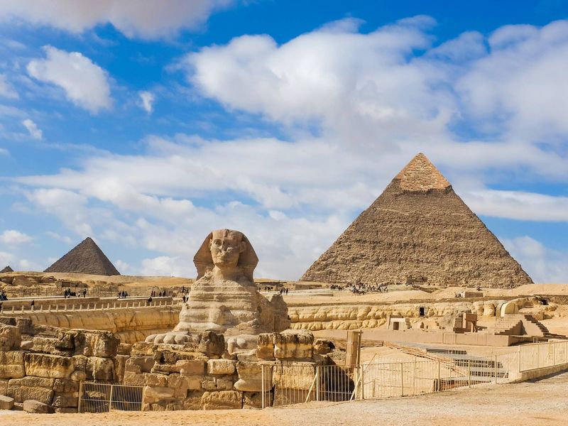 Egypt_Giza_Pyramids_Sphinx_shutterstock_648193006