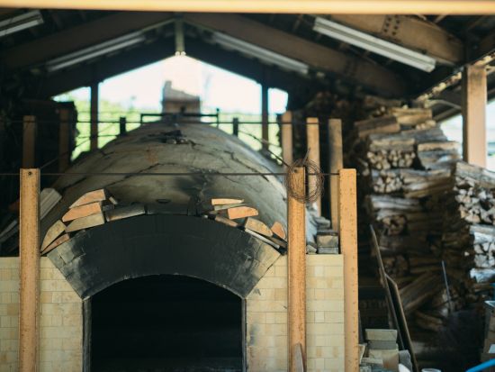 越前焼を五感で感じるアート＆クラフトツアー　日本六古窯の一つに数えられる福井の伝統的な越前焼を五感で感じながら、自然や文化とのつながりを体験するプラン＜越前町＞