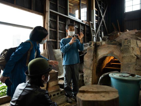 越前焼を五感で感じるアート＆クラフトツアー　日本六古窯の一つに数えられる福井の伝統的な越前焼を五感で感じながら、自然や文化とのつながりを体験するプラン＜越前町＞