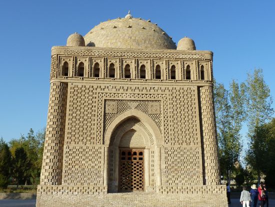 イスマイルサマニ廟