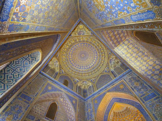 サマルカンドウォーキングツアー　グリ・アミール廟＋レギスタン広場＋ショブバザール＋ハズラティヒズル・モスク＋シャーヒ・ズィンダ廟群 ＜日本語ガイド／昼食付き＞