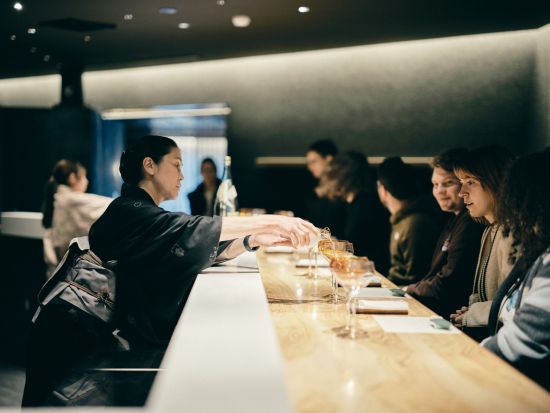 越前焼と越前箪笥ものづくりツアー　越前焼の"工房竜仙窯"と越前箪笥をつくる"小柳箪笥店"の2か所の工房を見学するプラン＜8時間／昼食付／越前町＞