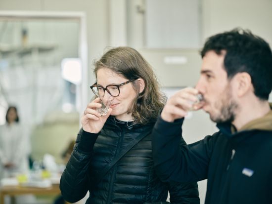 越前焼と越前箪笥ものづくりツアー　越前焼の"工房竜仙窯"と越前箪笥をつくる"小柳箪笥店"の2か所の工房を見学するプラン＜8時間／昼食付／越前町＞