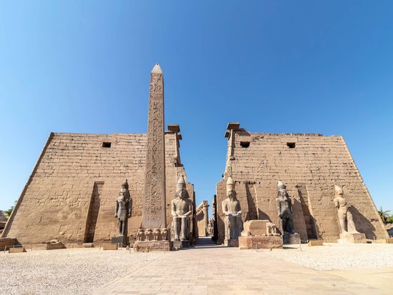 Egypt_Luxor_Temple_Entrance_shutterstock_1182744880
