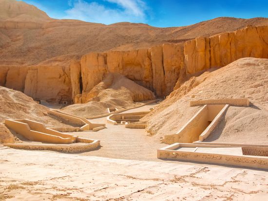 Egypt_Luxor_Valley of_Kings_shutterstock_1036871266