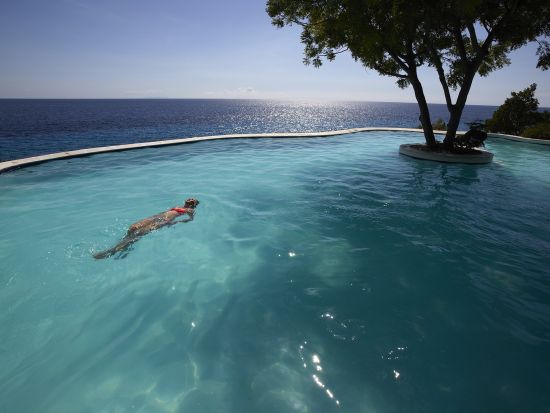 スミロン島内唯一のリゾートホテル「ブルーウォーター・スミロン・アイランド・リゾート」宿泊プラン＜1泊2日／夕朝食付き／往復送迎あり＞