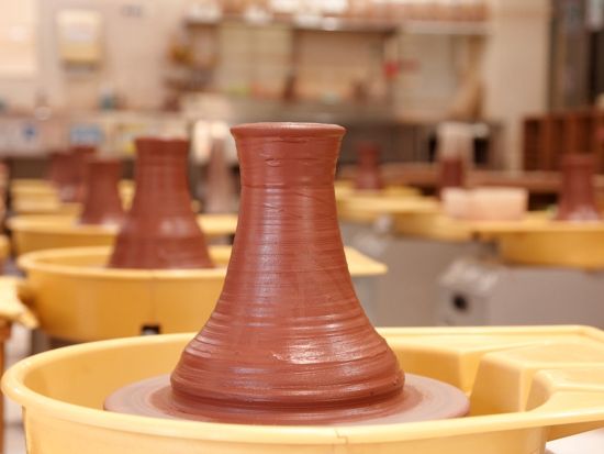 陶芸体験 国内最大級の陶芸工房で作る 自分だけオリジナル記念品＜1時間／八幡野窯／伊東＞