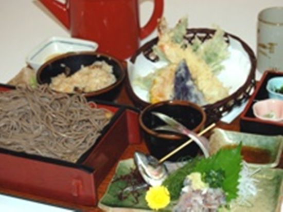 そば打ち体験 石臼挽きから始める本格的なそば打ち お食事のアップグレードオプションあり＜2時間／観音亭／伊東＞