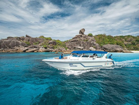 【カオラック発】人数が増えてもOK！10名様まで貸切ボートチャーター｜仲間や家族で巡るアイランドホッピング＜シミラン・スリン・ピピ島／英語・日本語ガイド対応＞