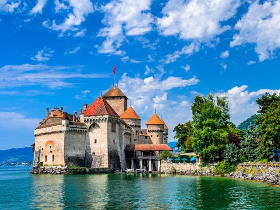 パリ発チューリッヒ着　パリ＆スイス周遊ツアー　パリ＋ツェルマット＋ジュネーブなど訪問＜4月～10月／5泊6日／木曜／1名催行／日本語＞